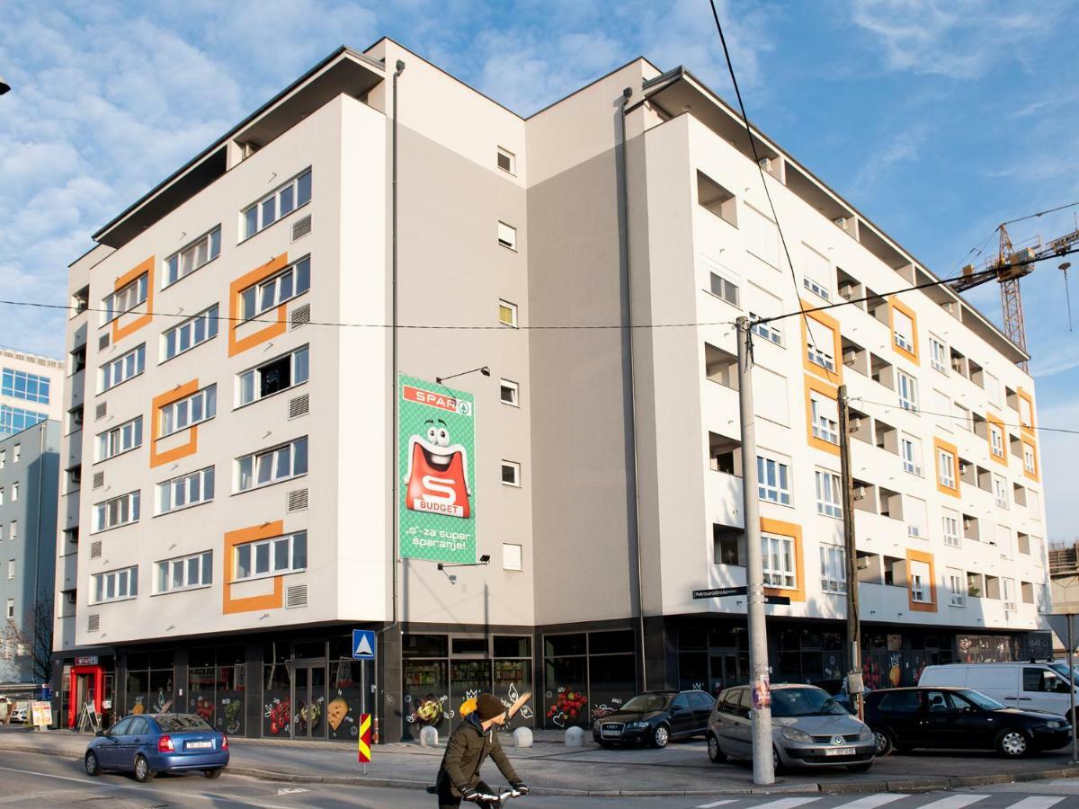 Flexible Selfcheckins 7 - Zagreb - Garage - Electric Vehicle Ccharger - Loggia - New - Luxury - Apartments Repinc 7 ภายนอก รูปภาพ